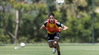 Atlético-MG não libera zagueiro - 70