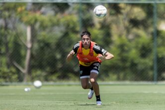 Atlético-MG não libera zagueiro - 70