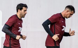 Raúl Cáceres e Zé Marcos em treino do Vitória (Foto: Victor Ferreira / EC Vitória)