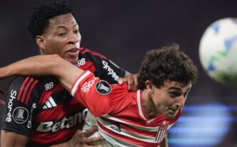 Gonzalo Plata foi expulso em Flamengo x Estudiantes pela Libertadores (Foto: Gilvan de Souza/Flamengo)