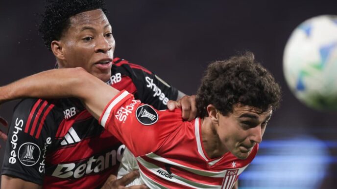 Gonzalo Plata foi expulso em Flamengo x Estudiantes pela Libertadores (Foto: Gilvan de Souza/Flamengo)