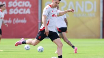 Atacante do Inter volta a treinar - 85