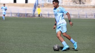 Diogo Jr em ação pelo Miami Dade contra o Panionios na excursão pela Grécia