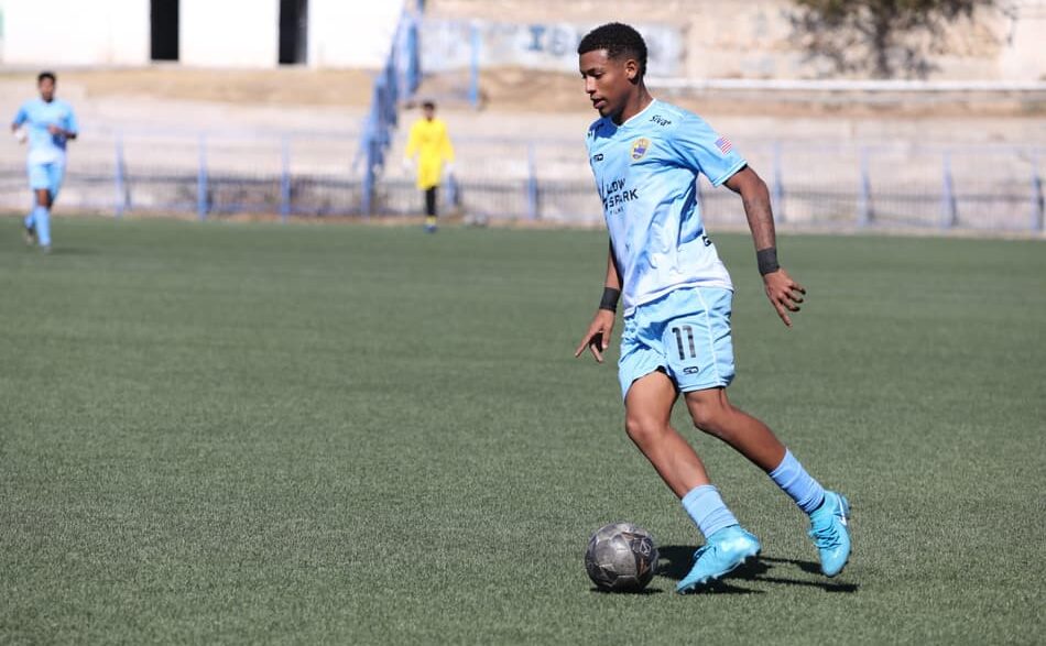 Diogo Jr em ação pelo Miami Dade contra o Panionios na excursão pela Grécia