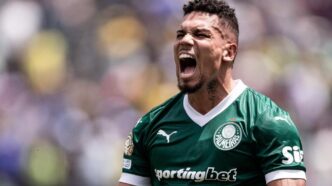 Paulinho comemora gol pelo Palmeiras (Foto: Reprodução/X)