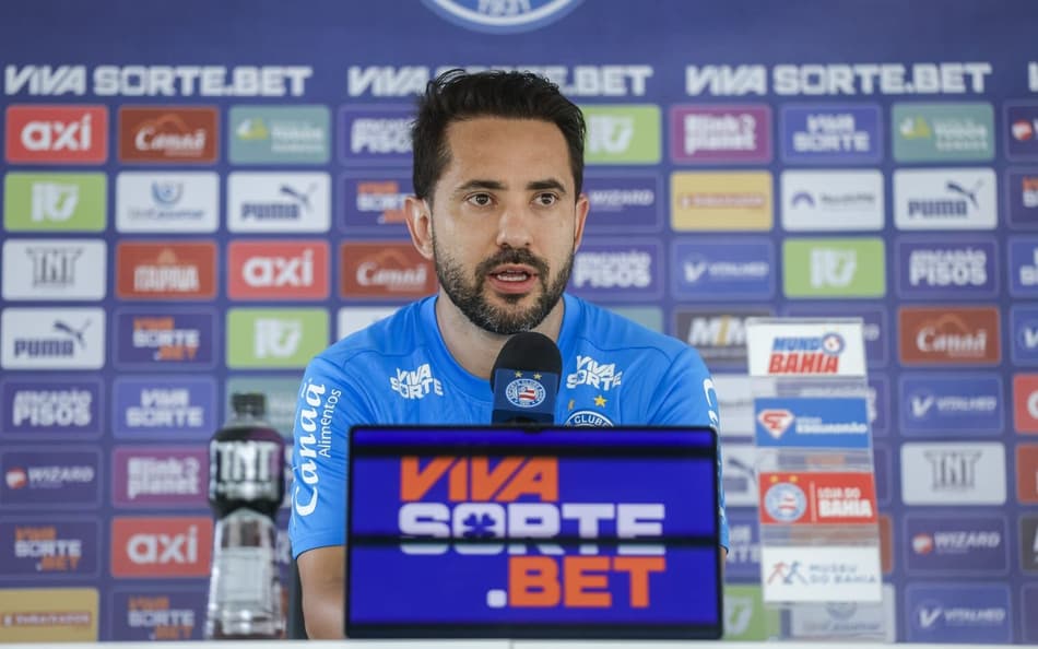 Everton Ribeiro em entrevista coletiva pelo Bahia (Foto: Rafael Rodrigues/ EC Bahia)