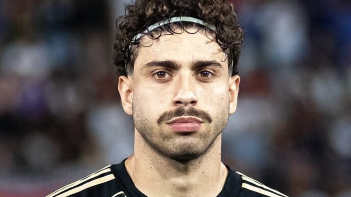 Mateus Lusuardi, zagueiro brasileiro
