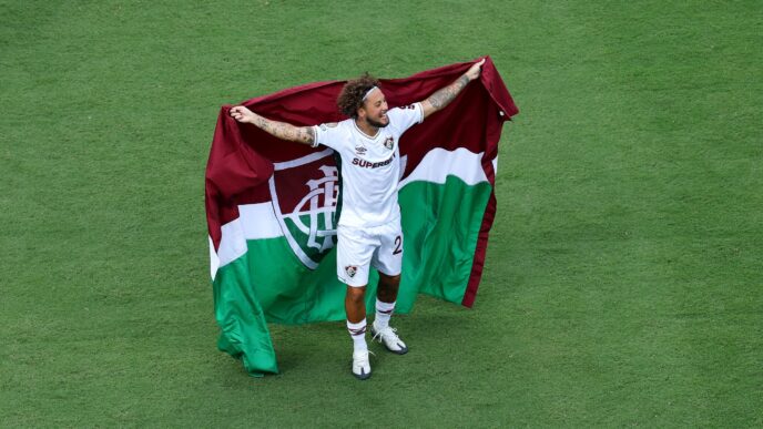 Guga renova com Fluminense - Fluminense