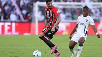 São Paulo perde para LDU - 45