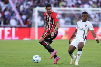 São Paulo perde para LDU - 45