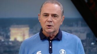 Luis Roberto narrando uma partida de futebol